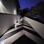 18 公寓式酒店 3*